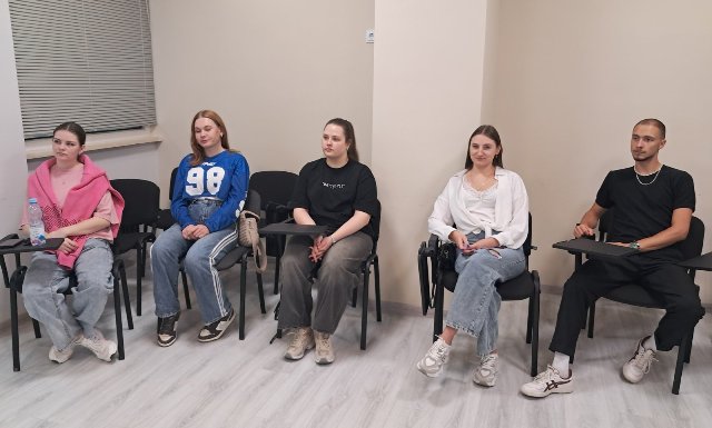 Магістранти ОП «Початкова освіта» під час відвідування Центру